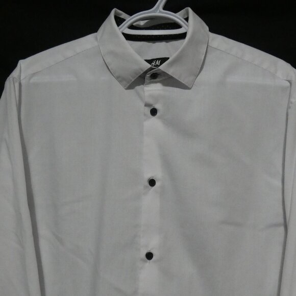 H&M | large | Slim Fit | White Long Sleeve Dress Shirt | Black Buttons - Picture 4 of 14